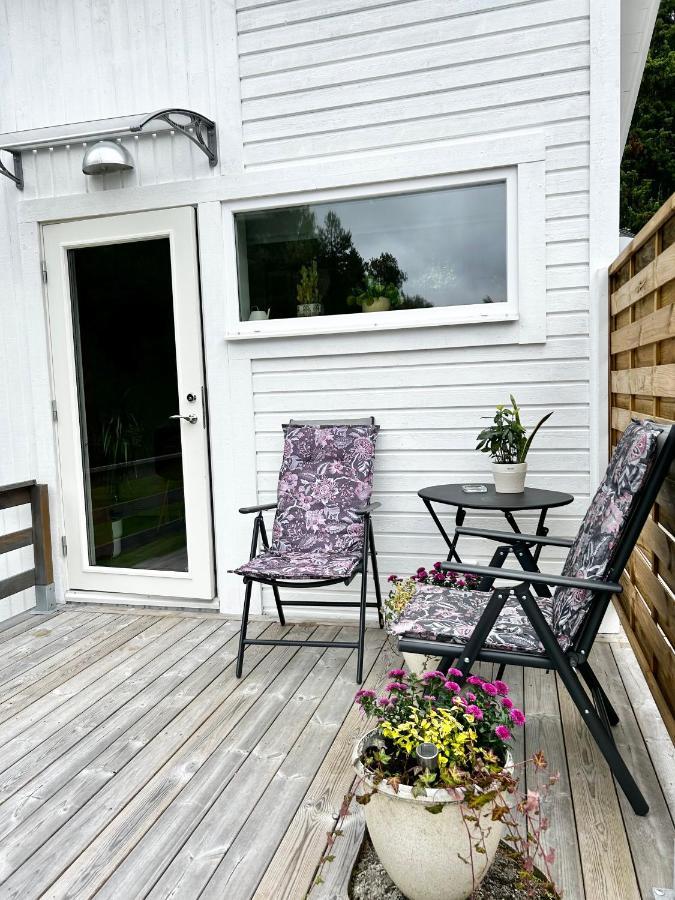Lilla Huset Bed & Breakfast - Countryside Guesthouse, Free Parking Örebro Dış mekan fotoğraf