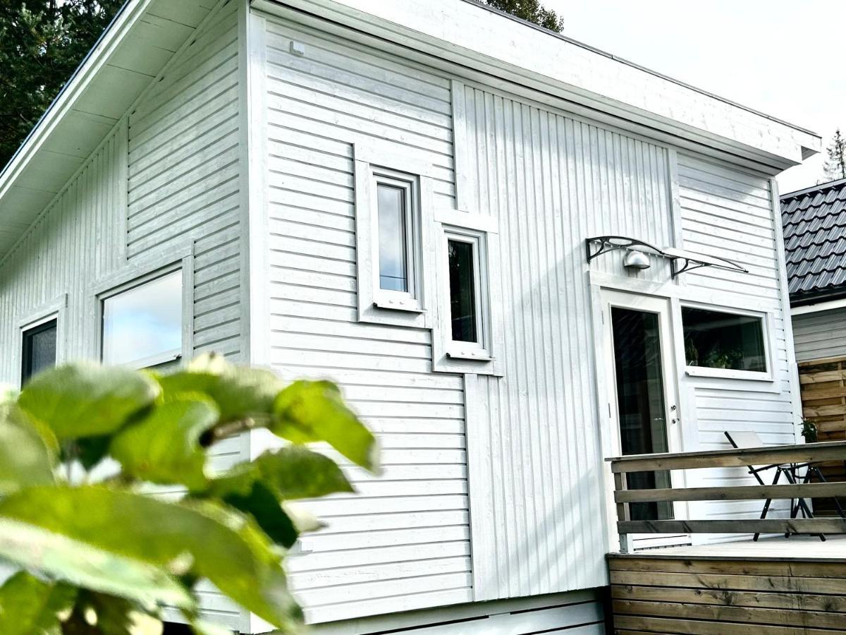 Lilla Huset Bed & Breakfast - Countryside Guesthouse, Free Parking Örebro Dış mekan fotoğraf