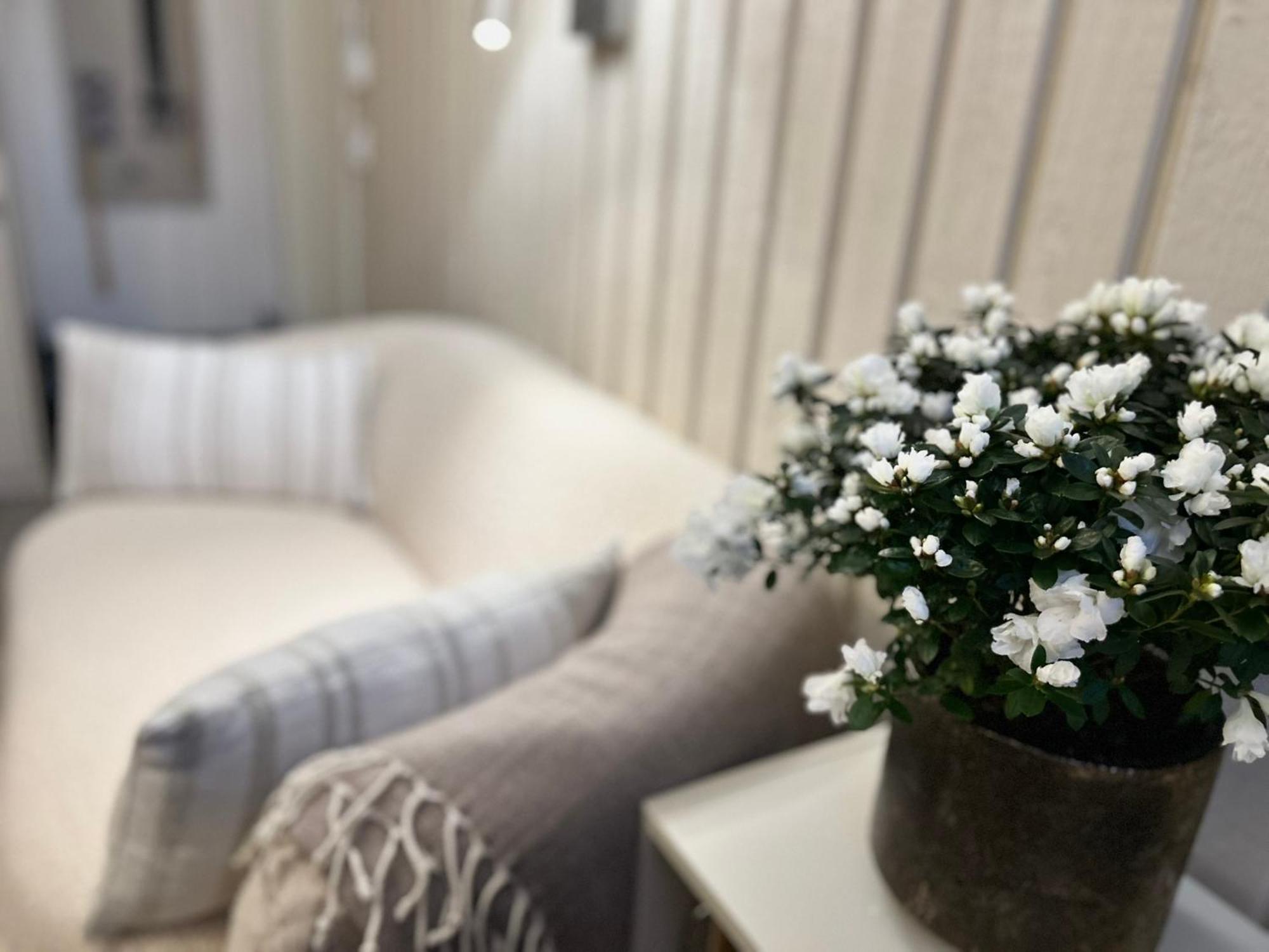 Lilla Huset Bed & Breakfast - Countryside Guesthouse, Free Parking Örebro Dış mekan fotoğraf