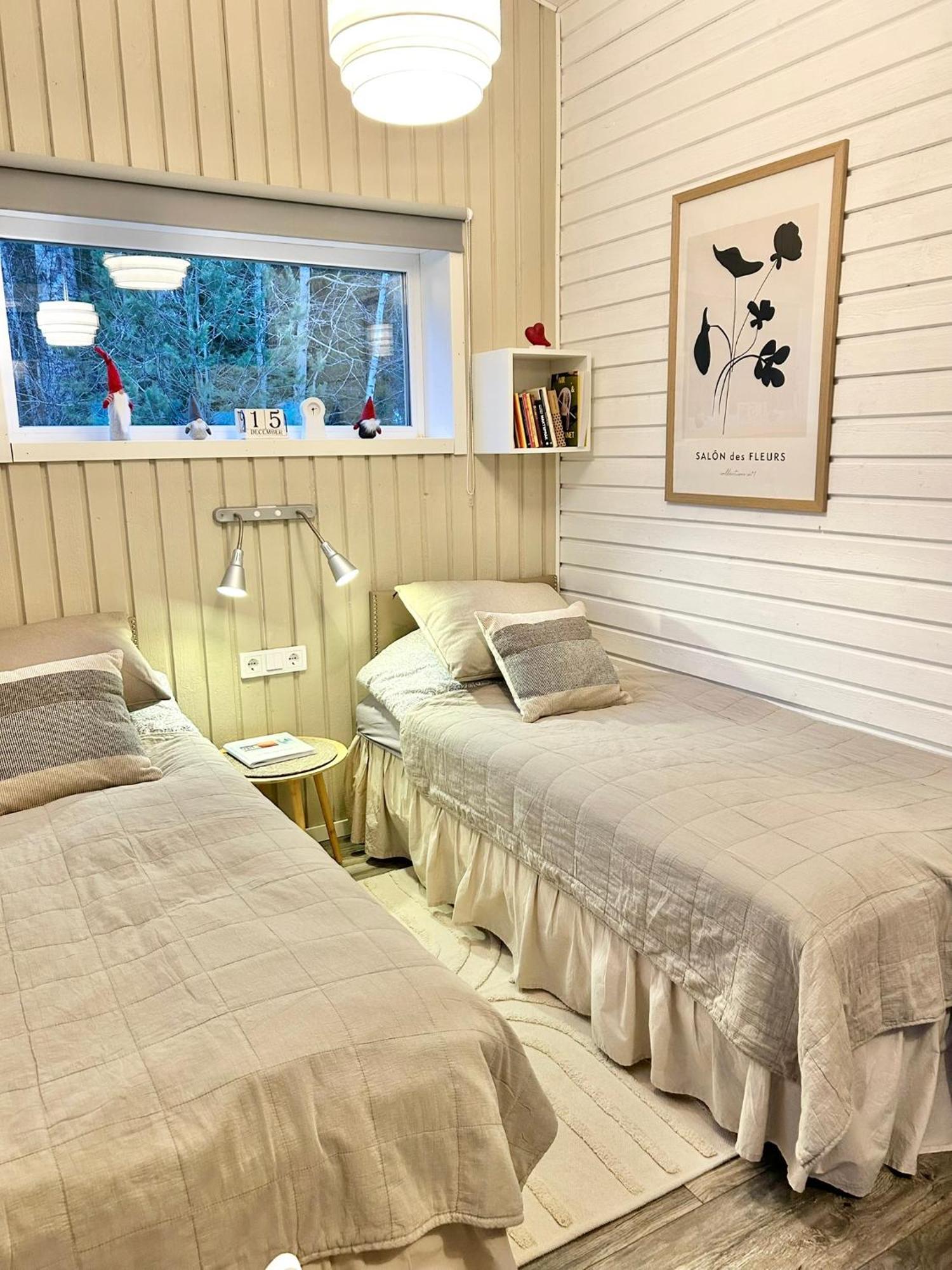 Lilla Huset Bed & Breakfast - Countryside Guesthouse, Free Parking Örebro Dış mekan fotoğraf